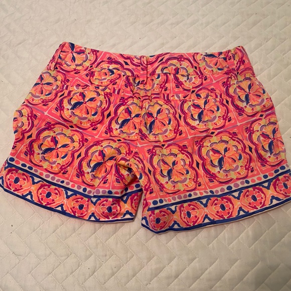 Lily Pulitzer printed shorts - Picture 2 of 3